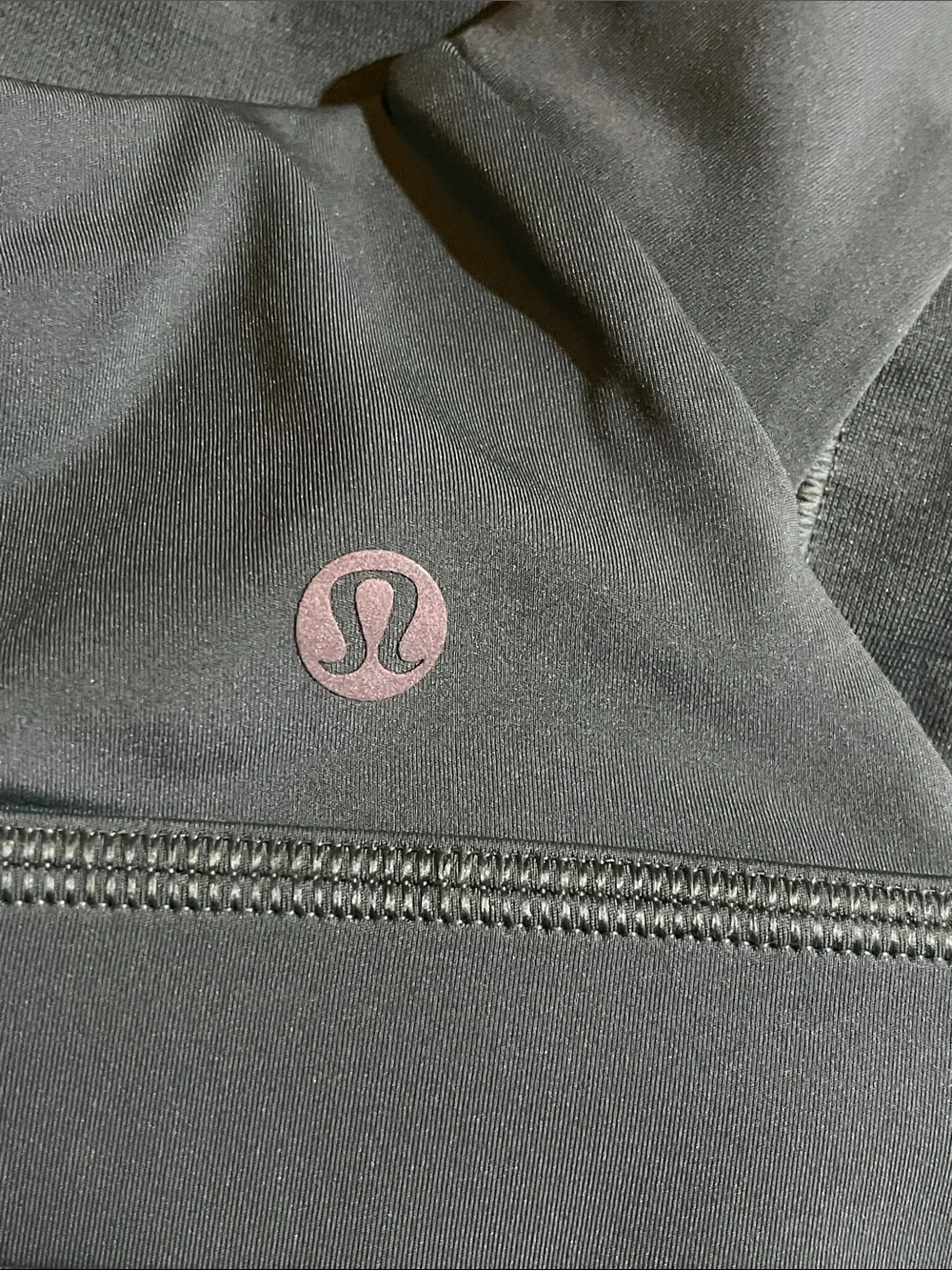 AG26 Lululemon Top